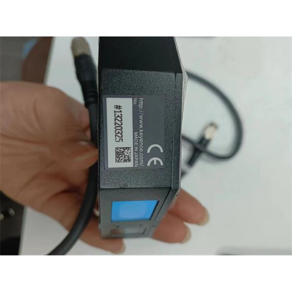 日本KEYENCE基恩士LK-G5000高精度CMOS激光位移傳感器主模塊LK-G5001V*1*2